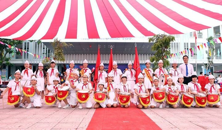 Quân-áo-nghi- thức-đội 