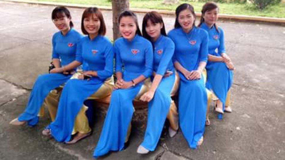 Áo dài đoàn thanh niên truyền thống 